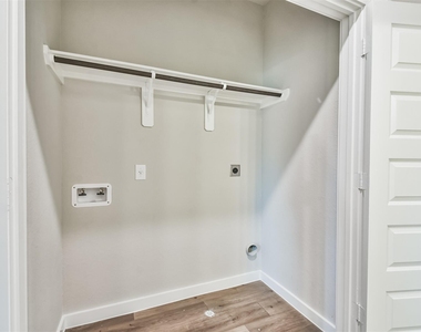 9800 Grosbeak Lane - Photo Thumbnail 23