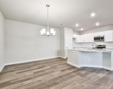 9800 Grosbeak Lane - Photo Thumbnail 11