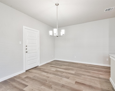 9800 Grosbeak Lane - Photo Thumbnail 10