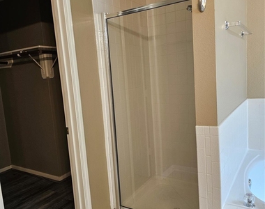 27182 Kings Manor Drive S - Photo Thumbnail 25