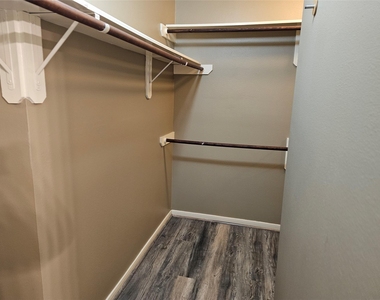 27182 Kings Manor Drive S - Photo Thumbnail 21