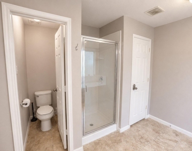 9607 Memorial Crossing Court - Photo Thumbnail 10