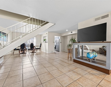 3303 W Greenridge Drive - Photo Thumbnail 13