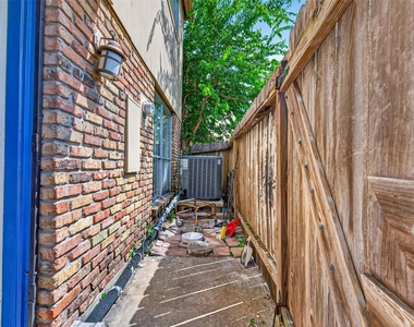 3303 W Greenridge Drive - Photo Thumbnail 5