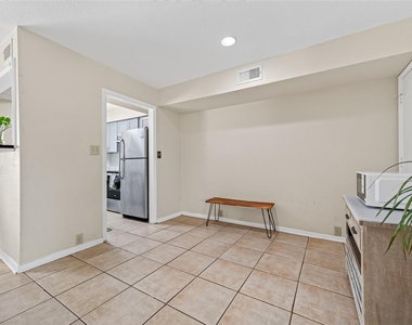 3303 W Greenridge Drive - Photo Thumbnail 14