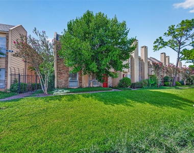 3303 W Greenridge Drive - Photo Thumbnail 2