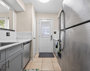 3303 W Greenridge Drive - Photo Thumbnail 20