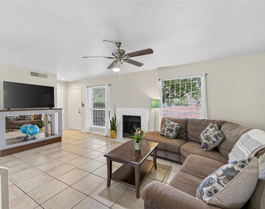 3303 W Greenridge Drive - Photo Thumbnail 12