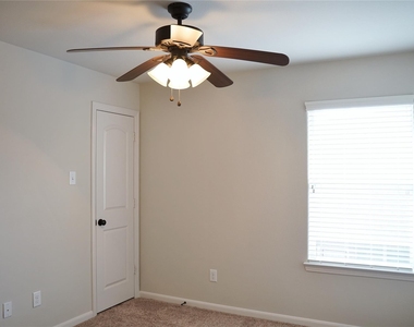 10507 Willow Park Green - Photo Thumbnail 10