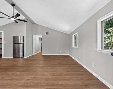 5693 Cessna Drive - Photo Thumbnail 7