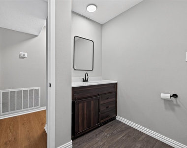 5693 Cessna Drive - Photo Thumbnail 32