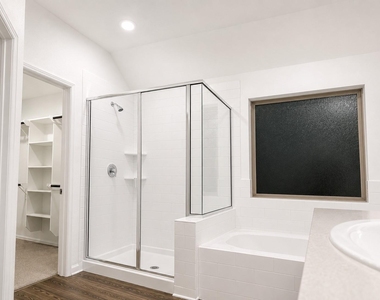 7927 Eagle Creek Ln - Photo Thumbnail 6