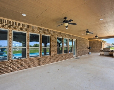 527 Lily Lane - Photo Thumbnail 22