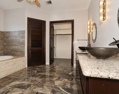 527 Lily Lane - Photo Thumbnail 13