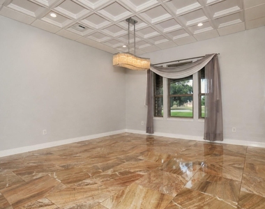 527 Lily Lane - Photo Thumbnail 7