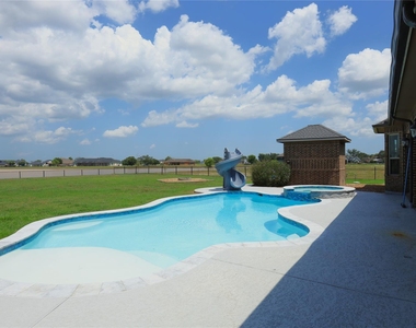 527 Lily Lane - Photo Thumbnail 27