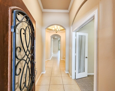 911 Daffodil View Court - Photo Thumbnail 2