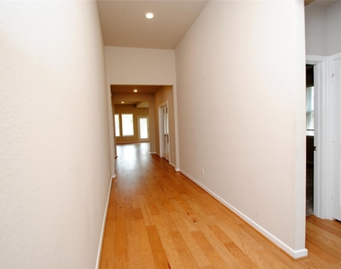 8326 Oakland Heights Lane - Photo Thumbnail 2