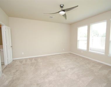 8326 Oakland Heights Lane - Photo Thumbnail 25