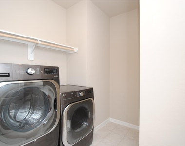 8326 Oakland Heights Lane - Photo Thumbnail 9