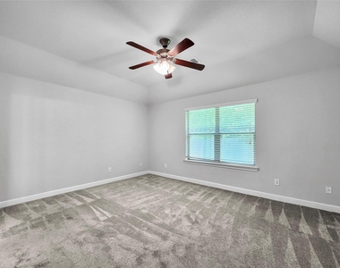 922 Fife Dr, - Photo Thumbnail 8