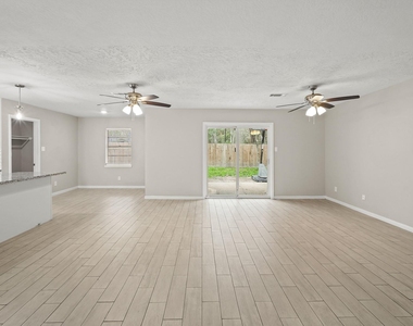 105 Navajo Street - Photo Thumbnail 10
