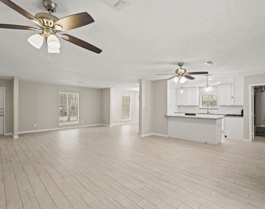 105 Navajo Street - Photo Thumbnail 12