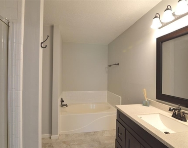 28926 Sedgefield Street - Photo Thumbnail 6