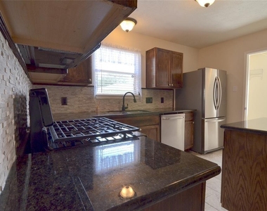 28926 Sedgefield Street - Photo Thumbnail 9