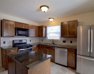 28926 Sedgefield Street - Photo Thumbnail 7