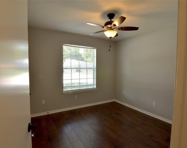 28926 Sedgefield Street - Photo Thumbnail 12