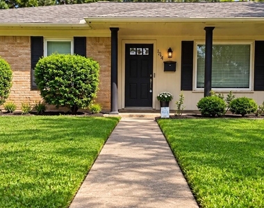 124 Dogwood Street - Photo Thumbnail 2