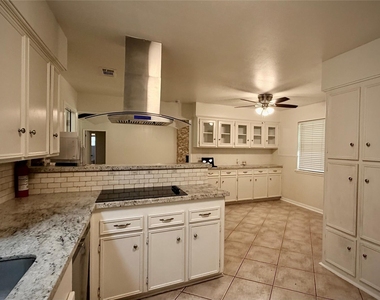 124 Dogwood Street - Photo Thumbnail 3