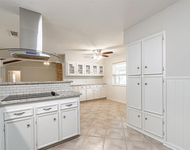 124 Dogwood Street - Photo Thumbnail 8