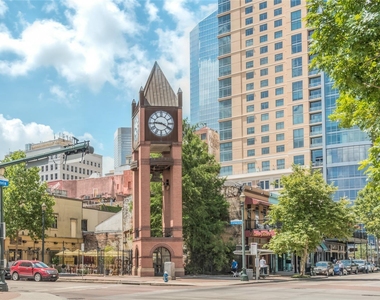204 Travis Street - Photo Thumbnail 23