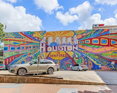 204 Travis Street - Photo Thumbnail 27