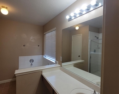 6327 Hayman Drive - Photo Thumbnail 14