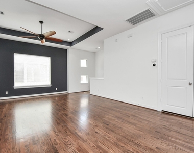 3900 Center Street - Photo Thumbnail 9