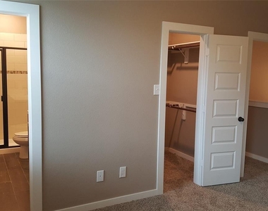 162 Parkgate - Photo Thumbnail 11