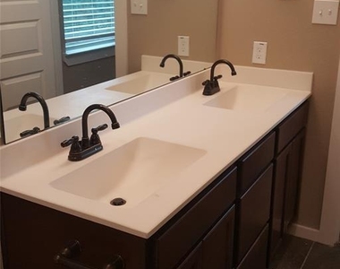162 Parkgate - Photo Thumbnail 13