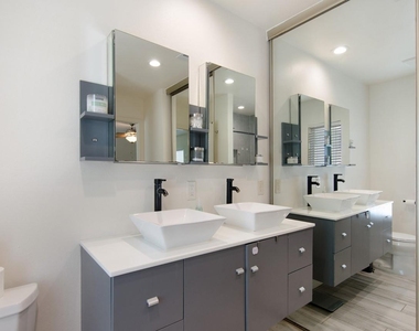11681 Village Place Drive - Photo Thumbnail 23