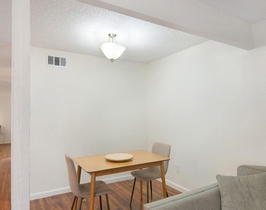 11681 Village Place Drive - Photo Thumbnail 17
