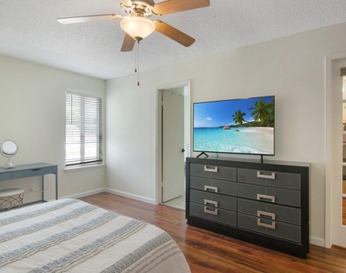 11681 Village Place Drive - Photo Thumbnail 21