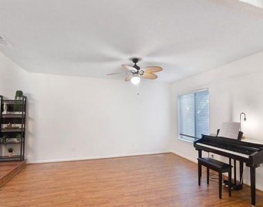 11681 Village Place Drive - Photo Thumbnail 3