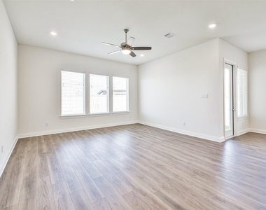 10818 Carolina Willow Ct - Photo Thumbnail 3