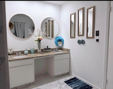 4926 Temple Bell Drive - Photo Thumbnail 16