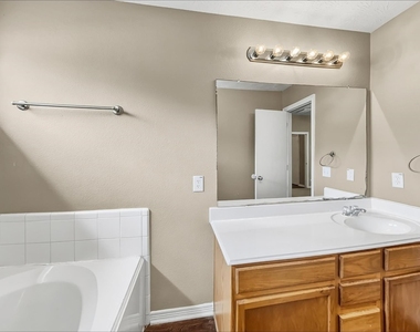 5010 Deerpath Drive - Photo Thumbnail 8