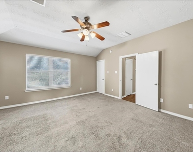 5010 Deerpath Drive - Photo Thumbnail 6