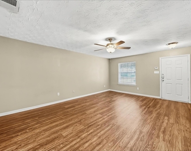 5010 Deerpath Drive - Photo Thumbnail 4