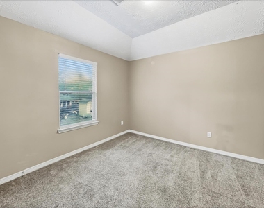 5010 Deerpath Drive - Photo Thumbnail 13